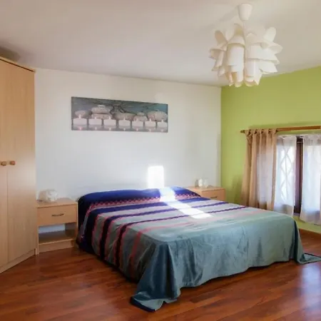 Villa Renato con piscina e barbecue Alloggio in famiglia